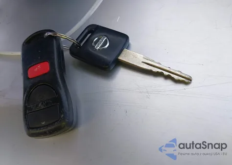 2010 Nissan Versa 1.8S z USA, uszkodzony, nr VIN 3N1BC1AP3AL413829